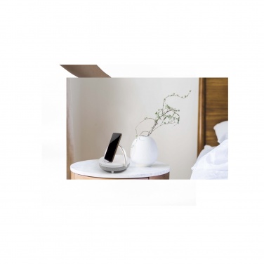 Logotrade Logogeschenke das Foto: Prixton 10W 4-in-1 Bluetooth®-Lautsprecher mit LED-Licht und kabelloser Ladestation