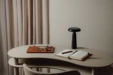 Logotrade werbemittel das Foto: VINGA Avery RCS Tischlampe