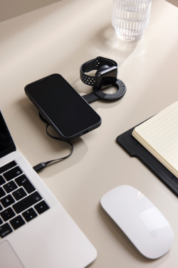 Logotrade werbemittel das Foto: VINGA Baltimore 2-in-1 kabelloser 15W RCS Travel Charger