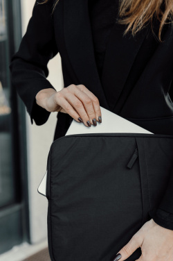 Logotrade Firmengeschenke das Foto: KENTO URBAN 15,6" Laptop-Sleeve aus RCS rec. Nylon