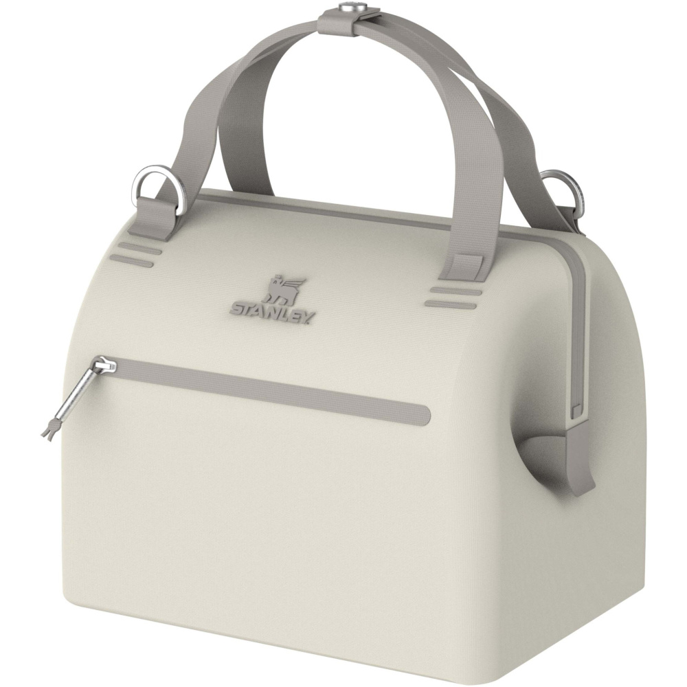 Logotrade Geschäftsgeschenke das Foto: Stanley The All-Day Julienne Mini-Kühltasche für 10 Dosen aus recyceltem Material 