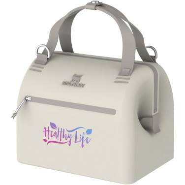 Logotrade Geschäftsgeschenke das Foto: Stanley The All-Day Julienne Mini-Kühltasche für 10 Dosen aus recyceltem Material 