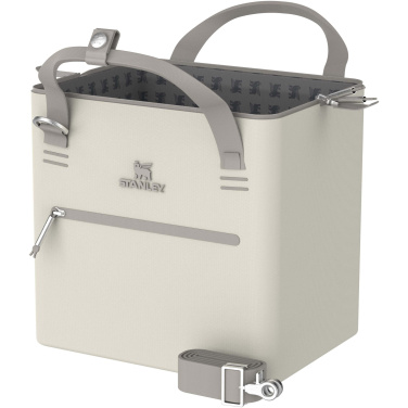 Logotrade Werbeartikel das Foto: Stanley The All-Day Julienne Mini-Kühltasche für 10 Dosen aus recyceltem Material 