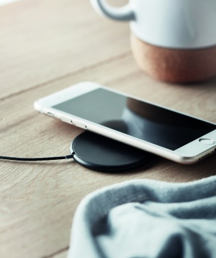 Logo trade advertising products picture of: Magnetic wireless charger 10W