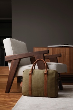 Logotrade ärikingituse foto: VINGA Bosler RCS taaskasutatud lõuendist arvutikott