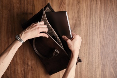 Logotrade firmakingitused pilt: VINGA Hunton arvutikott