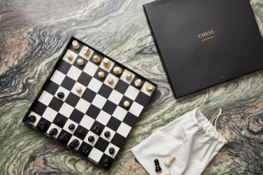 Logo trade reklaamkingituse pilt: VINGA Chess kohvilauamäng