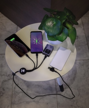 Logotrade ärikingi foto: Light up logo 6-in-1 kaabel