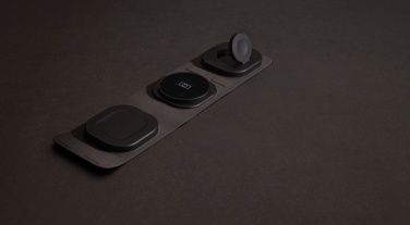 Logo trade ärikingitused foto: Swiss Peak RCS rplastist kolm-ühes juhtmevaba 15W reisilaadija