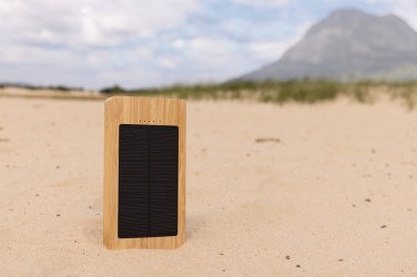 Logo trade ärikingi pilt: Sunwicki 10 000 mAh bambusest päikeseenergiapank