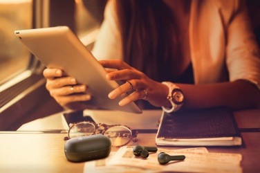 Logo trade reklaamkingituse pilt: Motorola IPX5 TWS MOTO nupud 85