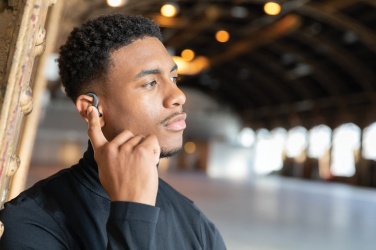 Logotrade reklaamkingi foto: Urban Vitamin Pacifica RCS plastikust kõrvaklapid