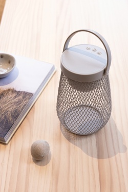 Logotrade firmakingituse foto: Aurora RCS taaskasutatud plastikust USB taaslaetav laualamp