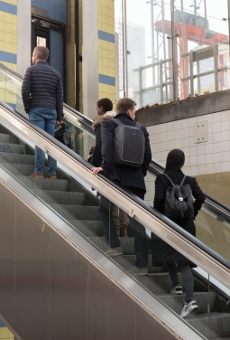 Logo trade reklaamkingi pilt: Swiss Peak AWARE™ vargusvastane 15,6-tolline sülearvuti seljakott