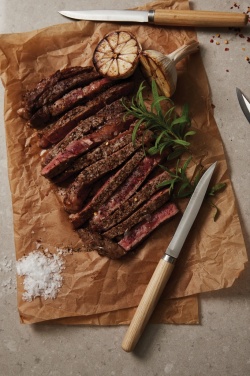 Logotrade firmakingi foto: VINGA Retro lihanoad