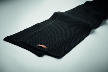 Logotrade firmakingitused pilt: Talvekomplekt taaskasutatud materjalist, kindad, müts ja sall