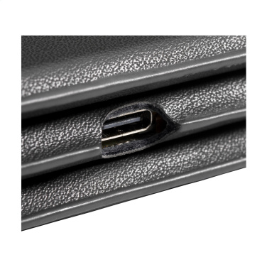 Logo trade reklaamkingi pilt: TriCharge RCS taaskasutatud PU juhtmeta laadija