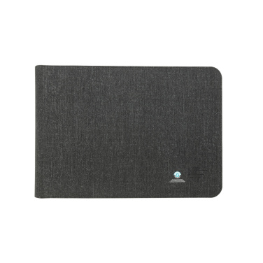 Logotrade reklaamkingituse foto: Swiss Peak 15W magnetilise laadimisega sülearvutiümbris 14-15,6"
