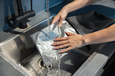 Logotrade reklaamkingituse foto: Snackstrap AWARE™ RPET lõunakott 30x20CM