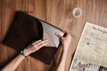 Logotrade ziemassvētku dāvanas foto: VINGA Hunton klēpjdatora maciņš