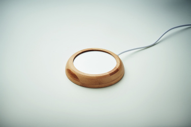 Logotrade biznesa dāvanas foto: Bambusa krūzīšu sildītājs ar USB