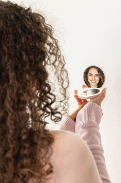 Logotrade Ideja dāvanas foto: Lumora RCS pārstrādātas plastmasas uzlādējams LED kosmētikas spogulis