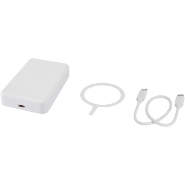 Logotrade Ideja dāvanas foto: Acrab 10.000 mAh 15W magnētiskā bezvadu pārnēsājamā uzlādes ierīce ar 20W PD - izgatavota no pārstrādātas plastmasas