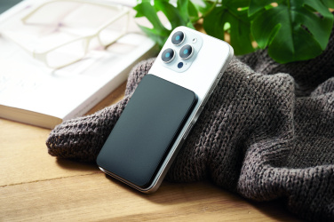 Логотрейд pекламные cувениры картинка: Slim magnetic power bank 20W