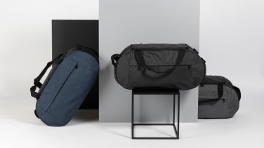 Logotrade profilprodukter bild: Impact AWARE™ RPET modern sport duffle