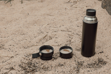 Logotrade kampanjprodukter bild: VINGA Tono RCS termos med dubbla muggar, 750 ML