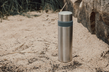 Logotrade kampanjprodukter bild: VINGA Tono RCS termos med dubbla muggar, 750 ML