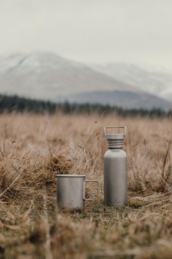 Logotrade reklamprodukter bild: Nordic Drift Trail Light Titanium vattenflaska 600 ml